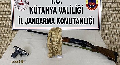 Kütahya'da tarihi eser operasyonu: Milattan önce 5. yüzyıla ait heykel ele geçirildi