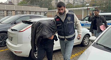 Kuyumcudan 50 gram altın çaldı