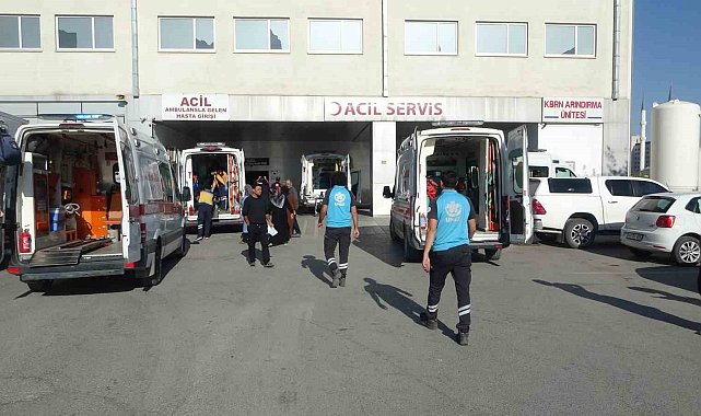 Malatya'da otomobil ile kamyonet çarpıştı: 6 yaralı