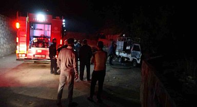 Malatya'da park halindeki araçta çıkan yangın paniğe neden oldu