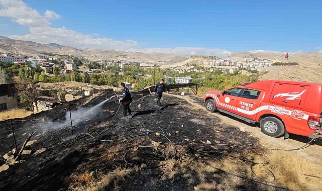 Malatya'nın Darende ilçesinde ot yangını