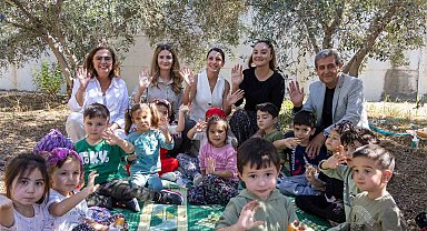 Manavgat'ta minik ellerden zeytin hasadı