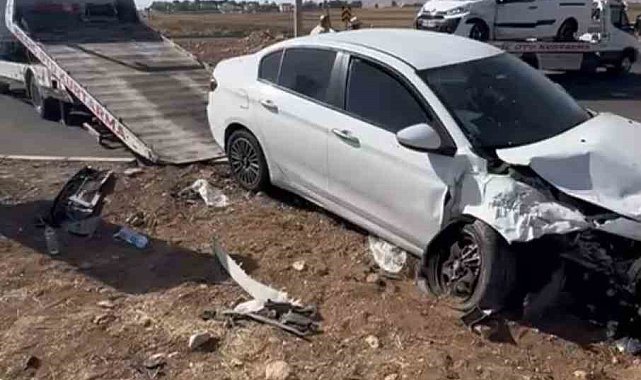 Mardin'de otomobil ile hafif ticari araç çarpıştı: 4 yaralı