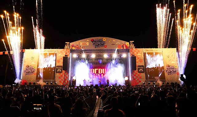 Mersin Gençlik Festivali coşkuyla başladı