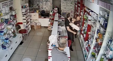 Mersin'de muadil ilaç verdiği için eczacı kalfasının kafasını sopayla yaran saldırgan, cebinden çıkardığı bıçakla üzerine saldırdı