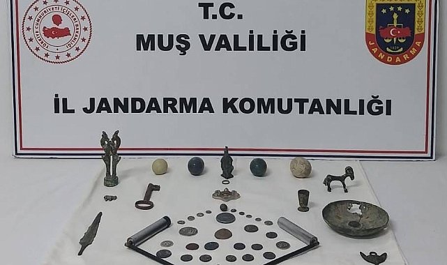 Muş'ta tarihi eser operasyonu: Çok sayıda obje ele geçirildi
