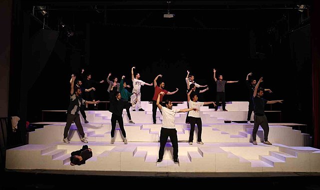 Nilüfer Kent Tiyatrosu iftiharla sunar: 'Lüküs Hayat'