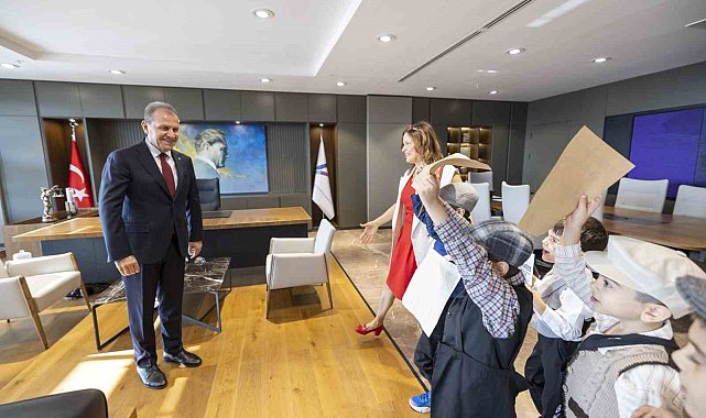 Öğrenciler, cumhuriyet coşkusunu Başkan Seçer'le paylaştı