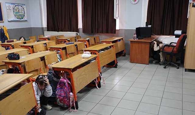 Öğrencilere afet bilinci eğitimi