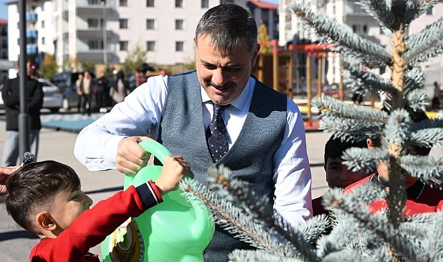 Ömer Duygun İlkokulu'nda fidan dikim etkinliği