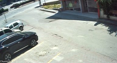 Otomobil çarpan kadının ağır yaralanmasına neden olan kazaya ait görüntüler ortaya çıktı