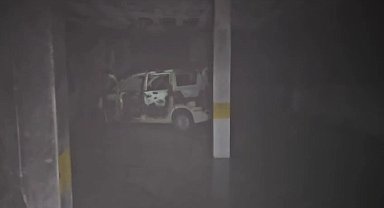 Otoparktaki araç alev aldı, bina tahliye edildi