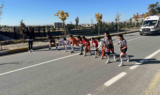 Patnos'ta Cumhuriyet coşkusuyla 29 Ekim koşusu düzenlendi