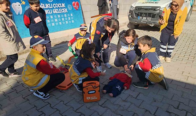 "Sağlıklı Çocuk, Sağlıklı Gelecek" programı devam ediyor