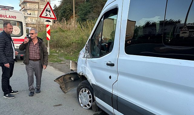 Rize'de okul servisi ile kamyonet çarpıştı