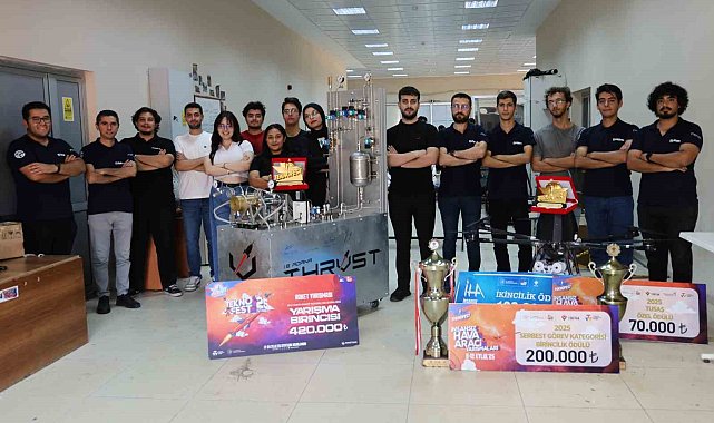 Şampiyon öğrencilerin yeni hedefi: "Uzaya çıkmak"