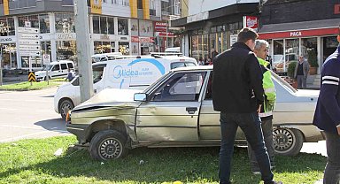 Samsun'da otomobil ile motosiklet çarpıştı: 2 yaralı