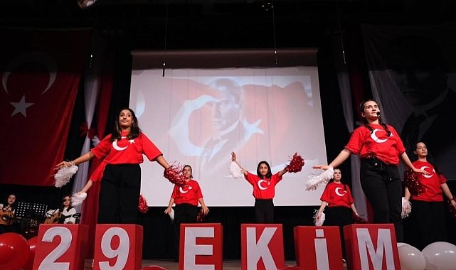 Sancaktepe Bilgi Evleri'nde Cumhuriyet coşkusu