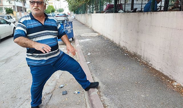 Seyhan Belediyesi parke taşı bulamayınca kaldırımı asfaltladı