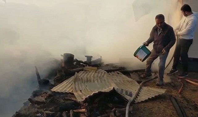 Sivas'ta 2 ev ve 2 samanlık küle döndü