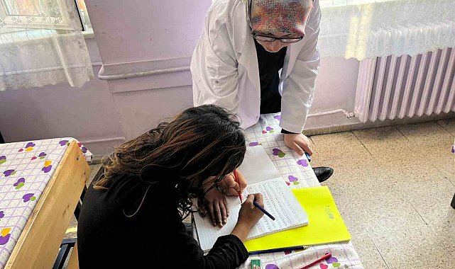 Sokakta dilenen ve okula gitmeyen 176 çocuk eğitime kazandırıldı