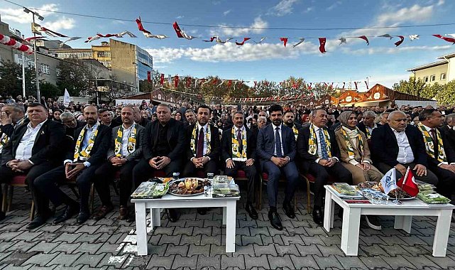 Sultangazi'de Adıyaman Kültür Buluşmaları'nda Latif Doğan rüzgarı esti