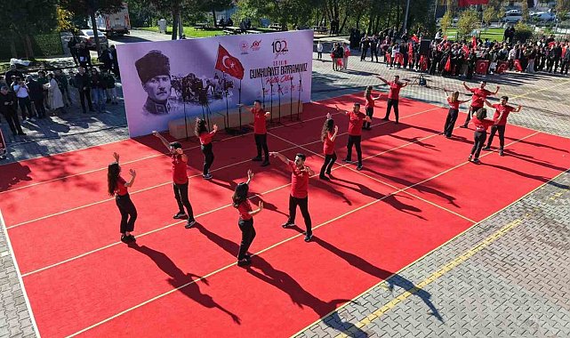 Sultangazi'de Cumhuriyet coşkusu
