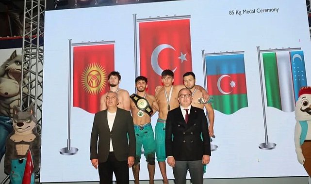 Sultangazili güreşçi dünya şampiyonu