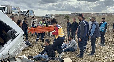 Tekirdağ'da can pazarı: Çöp kamyonu metrelerce yüksekten şarampole uçtu, 3 işçi yaralandı