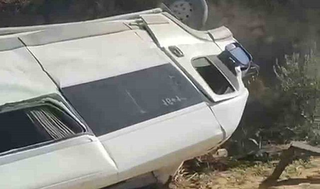 Uçurumdan yuvarlanan servisin sürücüsü yaralandı