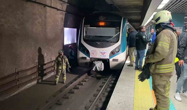 Üsküdar Marmaray İstasyonu'nda raylara atlayan kadın hayatını kaybetti