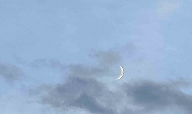 Van'da hilal kartpostallık görüntüler oluşturdu