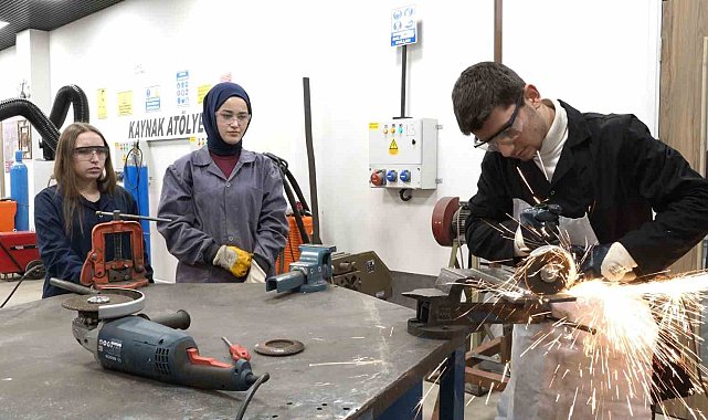 YÖK Başkanı Özvar: "Staj konusunda birinci önceliğimiz staj sürelerinin uzaması"