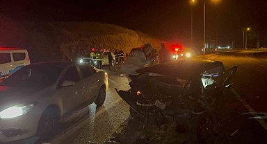 Yozgat'ta aydınlatma direğine çarpan otomobilin sürücüsü hayatını kaybetti