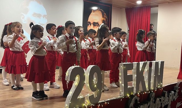 Yüksekova'da Cumhuriyet'in 102. yılı coşkuyla kutlandı