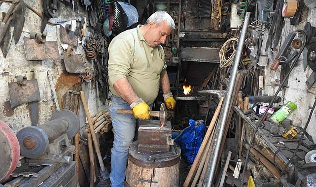 28 yıllık demirci ustasının meslek sevdası