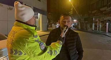 'Dur' ihtarına uymayan sürücü, 6 gün arayla ikinci kez alkollü yakalandı