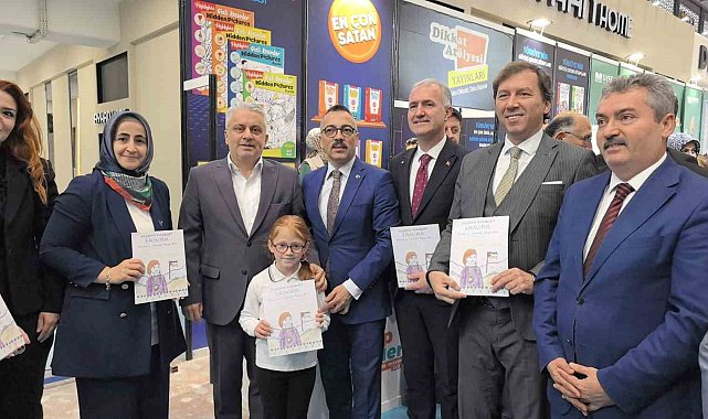 9 yaşındaki kız öğrenciden duygulandıran çalışma 10 günde "Filistin'e Dönmek İsteyen Kız" kitabını yazdı