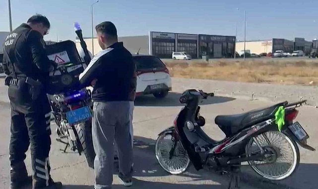 Abartı egzozlu motosiklet sürücüsüne 9 bin 267 lira ceza