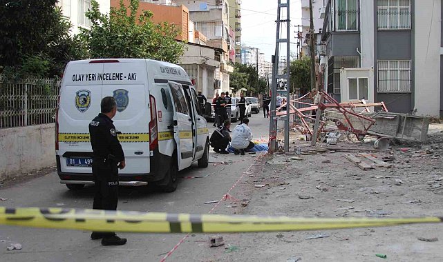 Adana'da demir iskele zemine çakıldı: 1 ölü, 1 yaralı