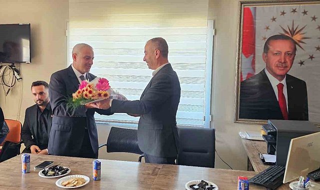 AK Parti Dikili İlçe Teşkilatında devir teslim