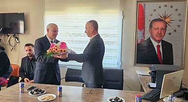 AK Parti Dikili İlçe Teşkilatında devir teslim