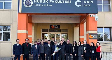 AK Parti İl Başkanı İbrahim Küçükoğlu, Atatürk Üniversitesi Hukuk Fakültesi öğrencileriyle buluştu