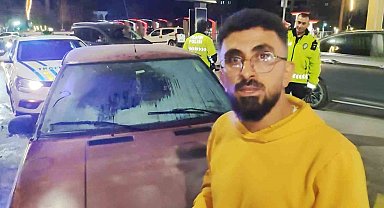 Aksaray'da seyir halindeyken yanan otomobili esnaf söndürdü