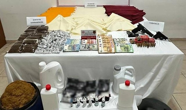 Alanya'da uyuşturucu operasyonu: 4 şüphelinin evine baskın