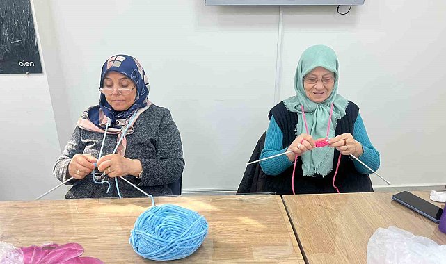 Alzheimera karşı örgü örüyorlar