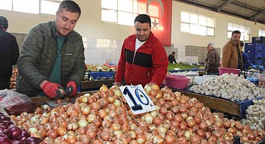 Amasya pazarında soğanın kilosu 7 aydır 10 TL