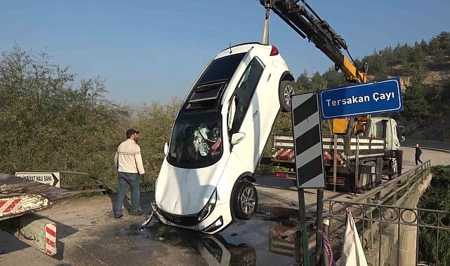 Amasya'da otomobil köprüden Tersakan çayına uçtu: 2 kız çocuğunu vatandaşlar kurtardı