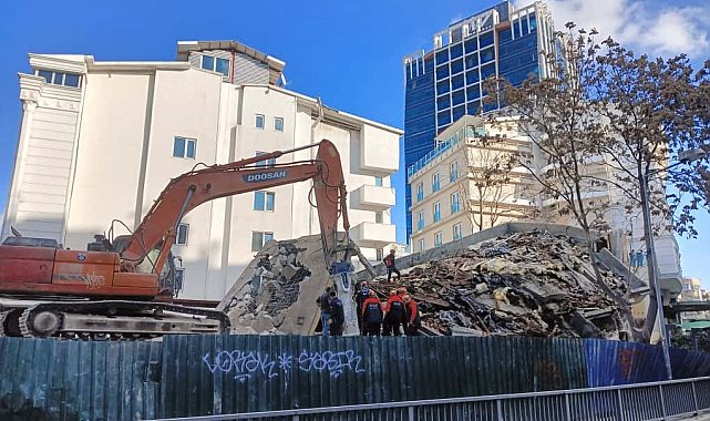 Ankara'da yıkım çalışması gerçekleştiren binada çökme meydana geldi