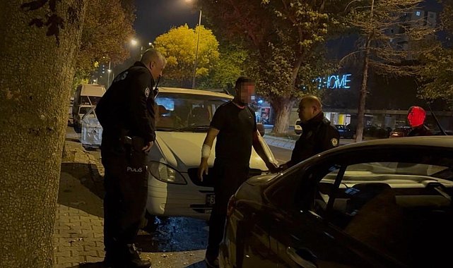 Annesinden para alamayınca kendine zarar vermeye kalktı